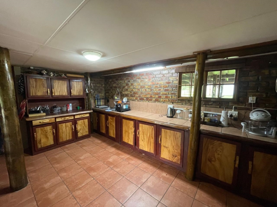 6 Bedroom Property for Sale in Christiana North West